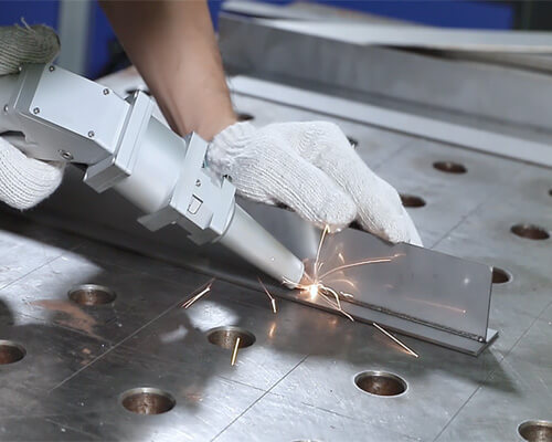 1628678010956579.jpg 手持激光焊接機(jī).jpg